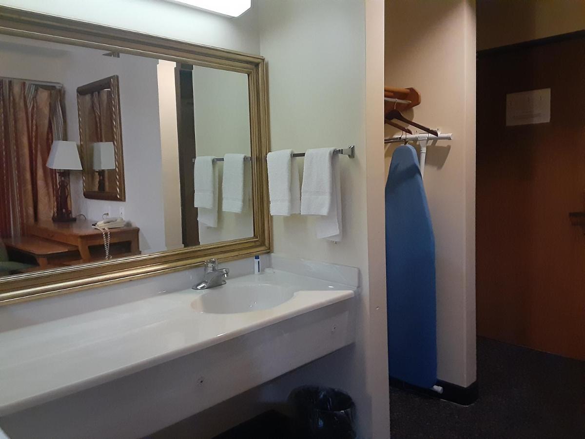 American Inn And Suites Ionia Kültér fotó