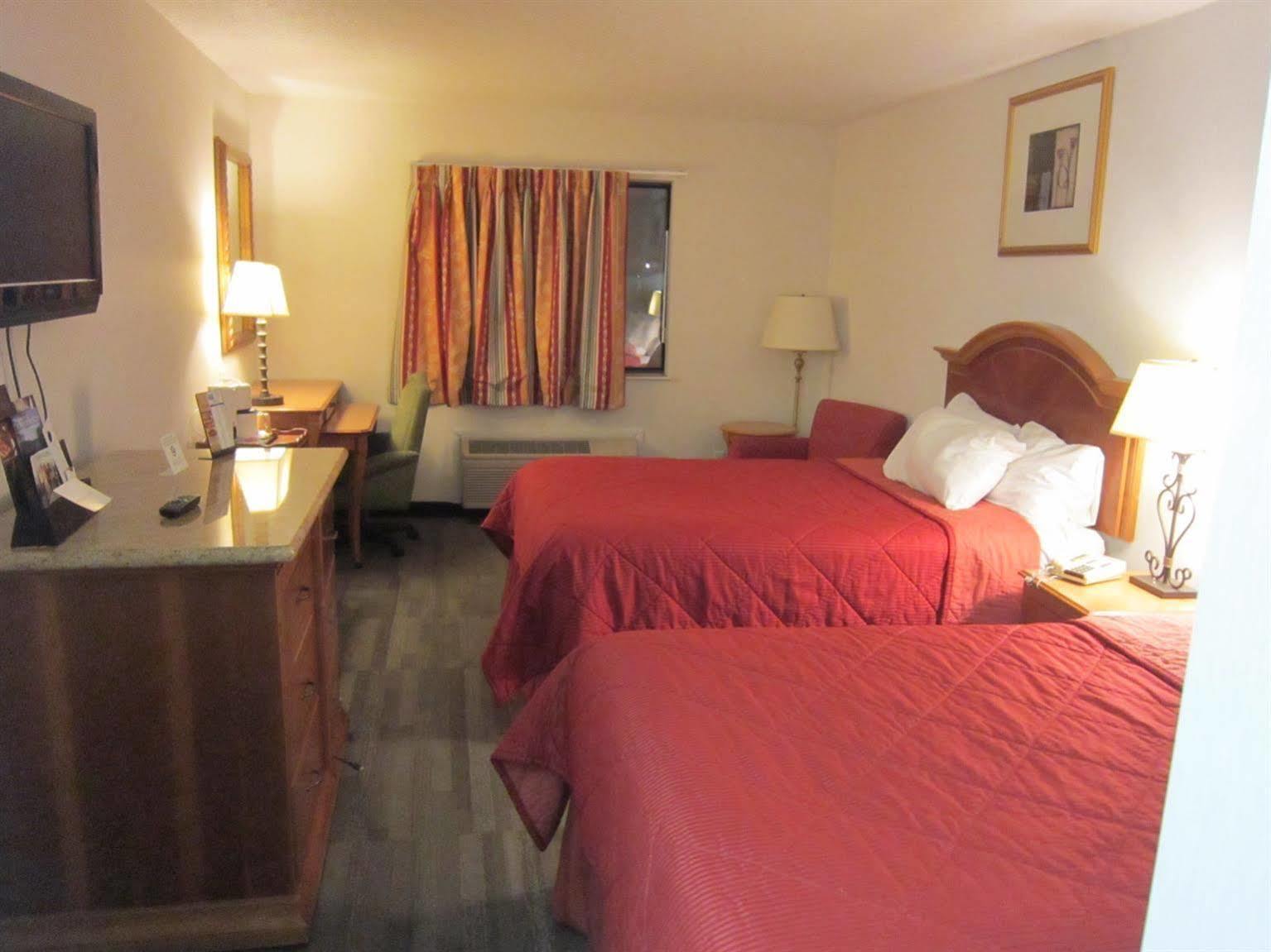 American Inn And Suites Ionia Kültér fotó